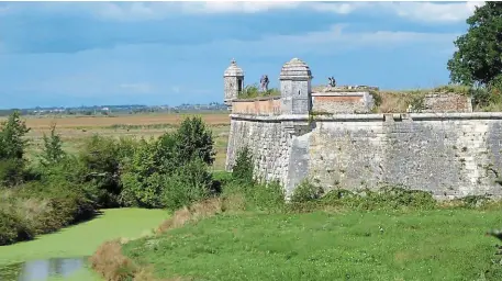  ?? | PHOTO : D. R ?? La Citadelle de Brouage, où la nièce du cardinal de Mazarin, Marie, vécut son exil, loin du bien-aimé Louis XIV.