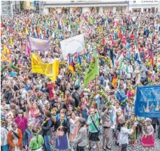  ?? ARCHIVFOTO: CF ?? Mehr als 1600 Kinder wollen heuer beim Kinderfest vor dem Alten Rathaus wieder unzählige Male „Lindau hoch!“rufen.