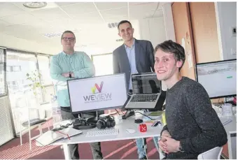  ??  ?? Florian Bezagu, Alexandre Loisy et Guillaume Pasquet (de gauche à droite) ont lancé Weview en mai 2016.