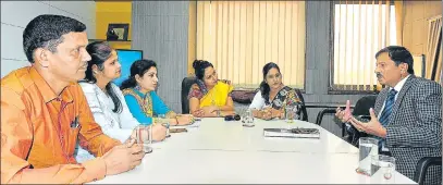  ?? DHEEERAJ DHAWAN ?? ■
Experts during a panel discussion organised by Hindustan Times in Lucknow on Tuesday.