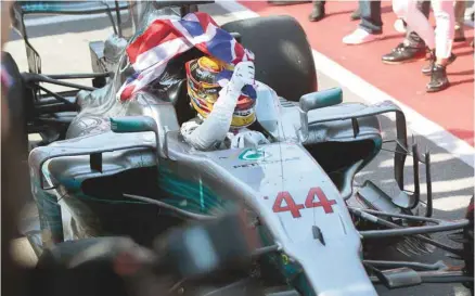  ?? ANNIK MH DE CARUFEL LE DEVOIR ?? Lewis Hamilton a réalisé un week-end de course parfait en menant de bout en bout l’épreuve jusqu’au drapeau en damier.