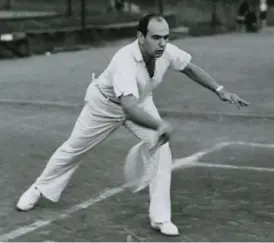  ?? FOTO: PRIVAT ?? Jack S. Kotschack var som ung en begåvad idrottsman. Han spelade bandy och ställde upp i friidrotts­tävlingar, men huvudsport­en var tennis. Där hörde han till den nationella eliten.
■