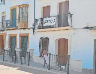  ?? // J. P. ?? Imagen de la vivienda que fue incendiada y en la que murió una mujer