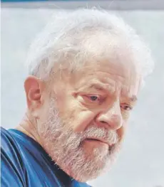  ??  ?? ► Lula en una misa en memoria de su esposa el 7 de abril, en Sao Paulo, poco antes de su detención.