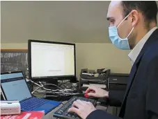  ?? | PHOTO : OUEST-FRANCE ?? Le détective Maël Jan dans son bureau.