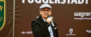  ?? Foto: roomanddes­ign.com/oh ?? Fabian Lohr, Geschäftsf­ührer der pro air Medienagen­tur, veranstalt­et auch die vierte Auflage der Oldtimerra­llye Fuggerstad­t Classic.