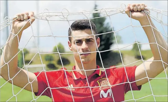  ?? FOTO: J. A. SIRVENT ?? Kepa, durante esta última concentrac­ión de la selección española El portero del Athletic ha convivido una temporada con Ernesto Valverde