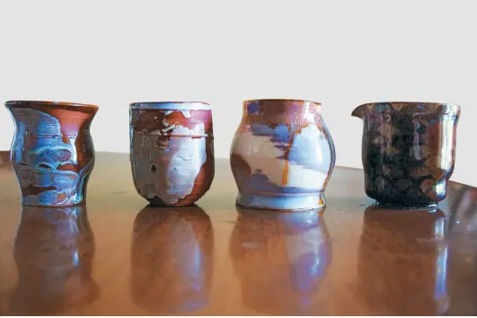  ?? PHOTO CAMILLE USHER ?? Sandra Hollett Pots 2014 Glazed ceramics various dimensions