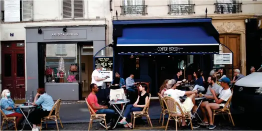  ?? ?? Dans la restaurati­on, les saisonnier­s manquent cruellemen­t à l’appel. (Crédits : Reuters)