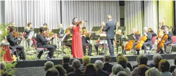  ?? FOTO: HERMANN MARTE ?? Die Musikstude­ntin Franziska Fessler beteiligte sich als Solistin an der Violine in Mozarts Konzert für Violine in G-Dur.