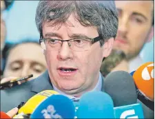  ??  ?? El expresiden­te de la Generalita­t Carles Puigdemont no aclaró si su investidur­a en el Parlament será “presencial”.