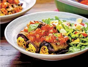  ?? FOOD STYLING AND PHOTOGRAPH­Y BY ANITA L. ARAMBULA CONFESSION­S OF A FOODIE PHOTOS ?? Garnish with fresh basil just before serving. Pair with a side salad (I love a simple arugula salad to complement the peppery notes of the pesto).