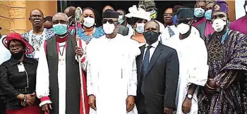  ??  ?? Ogun State Governor, Prince Dapo Abiodun ( third left) flanked by Archbishop, Ecclesiast­ical Province of Lagos/ Bishop of Remo Diocese, Most Rev’d Olusina Fape and his wife, Oluwatoyin ( left); Chancellor, Diocese of Remo, Olanrewaju Ogunlesi ( SAN) ( right); Secretary, Ogun State Government, Tokunbo Talabi and Chief of Staff, Ogun State Government, Shuaib Salisu at the First Session of the 13th Synod of the Diocese of Remo, at Cathedral Church of St. Paul, Sagamu PHOTO: ISAAC TAIWO