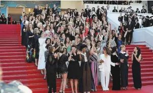  ?? | PHOTO : ALAMY STOCK ?? En 2018, sur les marches de Cannes, 82 femmes symbolisan­t les 82 réalisatri­ces sélectionn­ées depuis 1946, appellent à l’égalité salariale.
Colette, attire trois millions de spectateur­s en 1949. Dans Minne, l’ingénue libertine, Olivia ou La Garçonne, elle évoque le plaisir féminin et l’homosexual­ité.