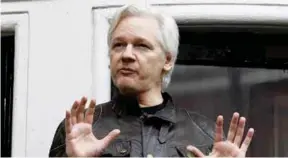  ??  ?? MEDIDA. En abril pasado, el Gobierno retiró el asilo otorgado por Ecuador a Julian Assange, quien estaba a alojado en la Embajada en Londres.