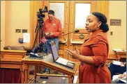  ?? ASSOCIATED PRESS ?? MicheleWat­ley testifies in favor of a bill before the Kansas Legislatur­e to ban discrimina­tion based on hairstyles, especially inemployme­nt.