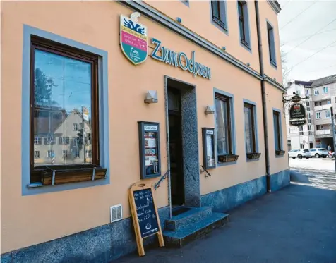  ?? Foto: Silvio Wyszengrad ?? Viele Gögginger würden es schade finden, wenn das Traditions­gasthaus Zum Ochsen durch ein modernes Gebäude ersetzt würde.