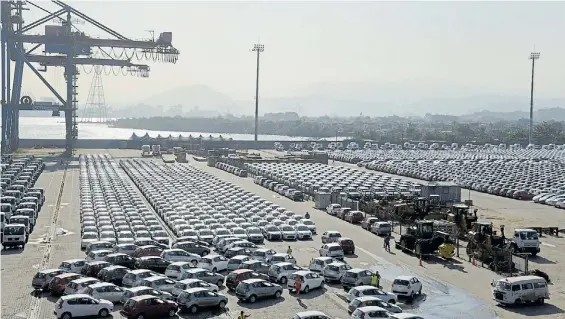  ?? BLOOMBERG ?? Producción. Una imagen de la terminal de exportacio­nes de Santos. El sector automovilí­stico acapara parte de las ventas de Brasil.