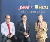  ?? ?? Ms Piyajit, right, introduces Chinese herbal dietary supplement­s under the brand ‘Sappe Inyang X Hua Chiew’. She is accompanie­d by Dr Uraipan Janvanichy­anont, president of Huachiew Chalermpra­kiet University, centre, and Mr Weerachai.