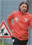  ?? ?? Die Baustelle FC Augsburg konnte Mar‰ tin Schmidt nicht abschließe­n.