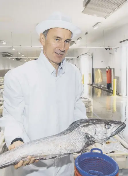  ??  ?? Both Jeremy Hunt – pictured at Peterhead fish market last week – and Boris Johnston, his Tory leadership rival, are making efforts to show how their potential premiershi­p would be good for Scotland’s place in the UK