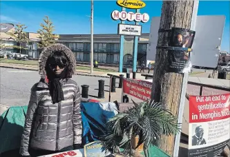  ?? ALEXANDER PANETTA THE CANADIAN PRESS ?? Jacqueline Smith has protested outside the Lorraine Motel in Memphis since Martin Luther King Jr. was killed April 4, 1968. The last tenant of the motel opposes the civil-rights museum and wants it to be used for housing.