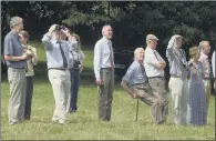  ?? PICTURE: BRUCE ROLLINSON ?? DRAWING A CROWD: Red kites prove a popular sight for Yorkshire bird watchers.