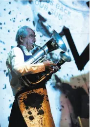  ?? John Hodgkiss ?? William Kentridge performs in “Refuse the Hour.”