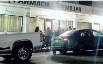  ?? ?? ■ Filas de hasta 50 personas son las que habían al interior y exterior de la farmacia de la famosa “Elsita, la de la Mayo” ; no importaba el tiempo de espera, lo único que querían era encontrar el remedio para combatir el Covid-19.