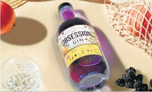  ?? M. G. ?? Obsession Purple, la nueva ginebra con base de mora, flor de sauco y jengibre de Andalusian Beverages.