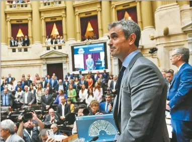  ?? ?? NEGOCIADOR. El presidente de la Cáma de Diputados, Martín Menem, en las negociacio­nes.