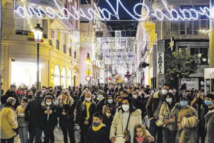  ?? A.J. GONZÁLEZ/CÓRDOBA ?? La calle Gondomar lucía este aspecto festivo el año pasado en Navidad.