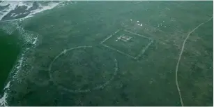  ?? (Hebrew University of Jerusalem) ?? AERIAL VIEW of the fort and wall line of the ‘Genghis Khan’ Wall in Mongolia.
