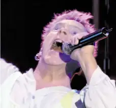  ?? Foto: Beverly Matous Distributi­on ?? Ikona punku John Lydon na koncertu Sex Pistols v londýnské Brixton Academy.