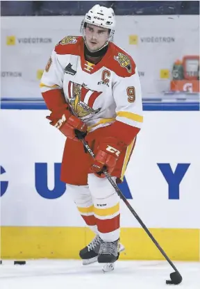  ?? PHOTO JEAN-FRANÇOIS DESGAGNÉS ?? Gabriel Fortier est conscient qu’il pourrait bien porter un autre uniforme que celui du Drakkar après le temps des Fêtes.