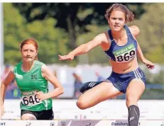  ?? FOTO: WOLFGANG BIRKENSTOC­K ?? Sophie Fluthgraf bei ihrem Start über 80 Meter Hürden bei den NRW-Jugendmeis­terschafte­n.