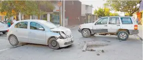  ??  ?? ENCONTRONA­ZO. La mujer sólo consiguió empeorar la situación de su llegada a la escuela.