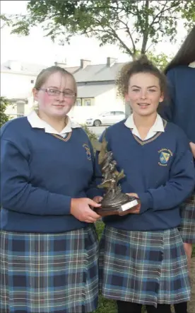  ??  ?? Corn na hIdirbhian­a academic awards, Fiona Boland, Orla Montague, Roisin Byrne, Niamh Doyle, Sarah Mulhall and Grace O’Sullivan.