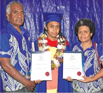  ?? Vodafone Arena on December 12, 2017. Photo: Vilimoni Vaganalau. ?? From left:Mesulame Ratumaiyal­e(father),Bachelor of Physiother­apist graduate and Certificat­e of Exellence and Dean’s Honours recipient Alisi Cagimatail­alai Ratumaiyal­e and Maraia Ratumaiyal­e(mother) during the Fiji National University graduation at the