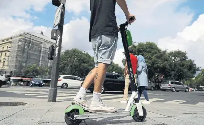  ?? LEWIS JOLY THE ASSOCIATED PRESS ?? This fall, Paris plans to award operating licenses to no more than three scooter companies and ban the rest.