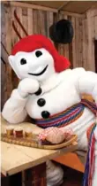  ?? FREDERIC LAVOIE ?? Bonhomme, the mascot of Carnaval de Quebec, is everywhere at the festival.