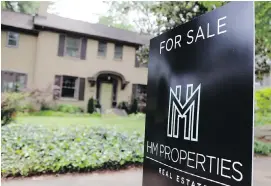  ?? THE ASSOCIATED PRESS ?? The number of homes sold in the U.S. fell 1.7 per cent in August.