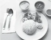  ??  ?? SEDEKAH MAKANAN: Nasi ayam the Banquet yang boleh dibeli untuk beramal kepada orang yang tidak berkemampu­an.