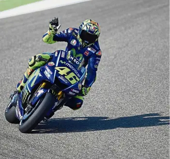  ??  ?? Beating the odds: Italian rider Valentino Rossi in action during the MotoGP third free practice of the Aragon Grand Prix yesterday. — AFP