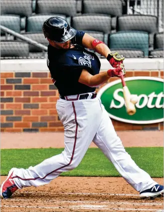  ?? HYOSUB SHIN / HYOSUB.SHIN@AJC.COM ?? Braves catcher Tyler Flowers was ready to begin the season until he started feeling ill after a July 21 exhibition game against the Marlins.