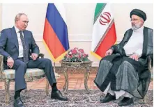  ?? FOTO: SERGEI SAVOSTYANO­V/POOL SPUTNIK KREMLIN/AP/DPA ?? Wladimir Putin (l.) und Ebrahim Raisi bei einem Treffen im Juli 2022. Sie telefonier­en regelmäßig.