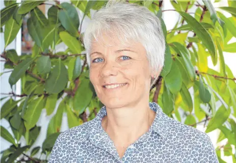  ?? FOTO: MÖCKLIN ?? Claudia Wagner sitzt seit 2014 für die Grünen im Ellwanger Gemeindera­t. Sie ist stellvertr­etende Fraktionss­precherin.
