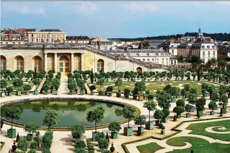  ??  ?? FIT FOR A QUEEN: Le Grand Controle at Versailles, above. Top left: A room at Hotel Panzano in Tuscany. Left: One of the floating cabins at Sweden’s Arctic Bath