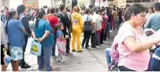  ?? Norma Rivera ?? En la Alameda se realiza la colecta para distribuir alimentos a personas de colonias marginadas.