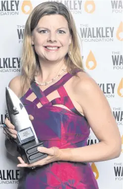  ??  ?? Jane Bardon with her Walkley, the top award in Australian journalism
